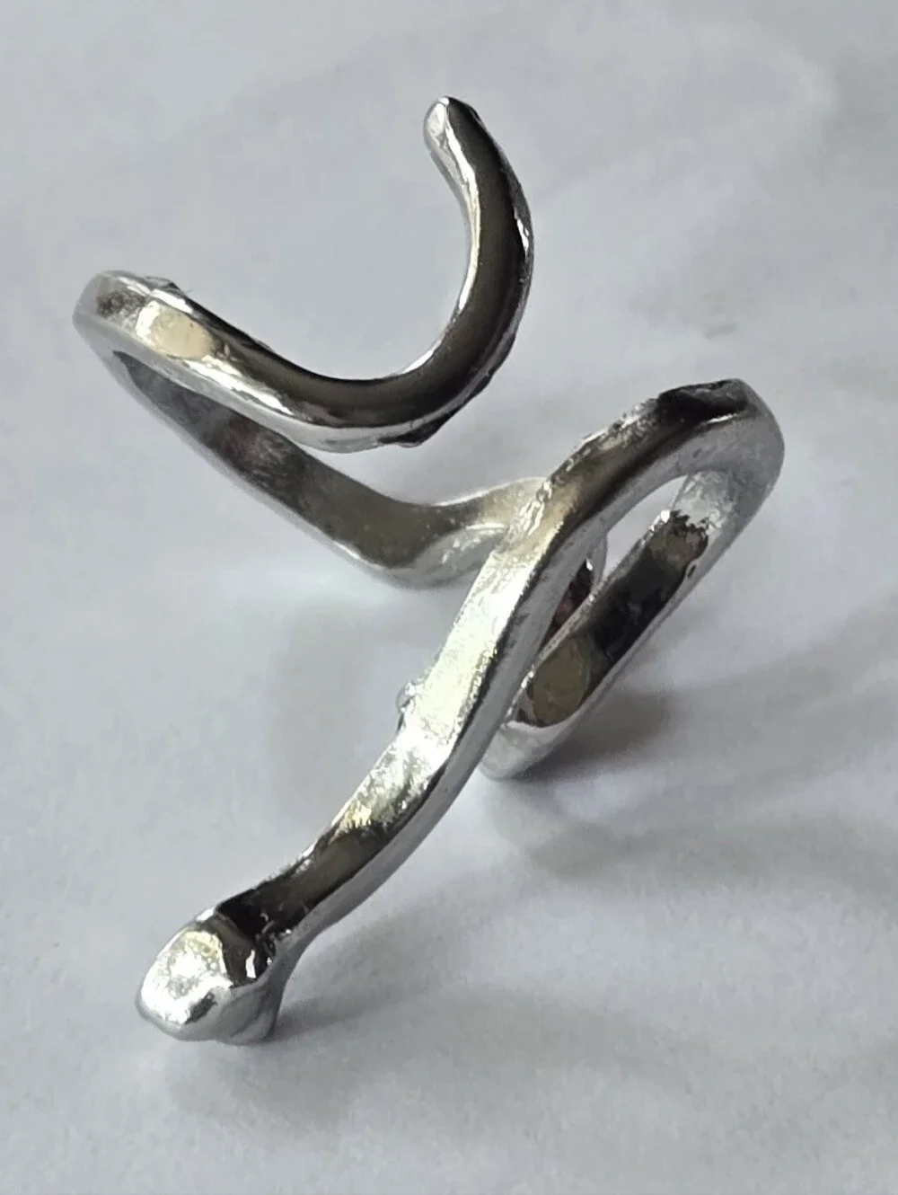 MODERN GEOMETRIC OPEN ABSTRACT SNAKE LOVERS SIZE 6 TITANIUM SILVER NEW RING